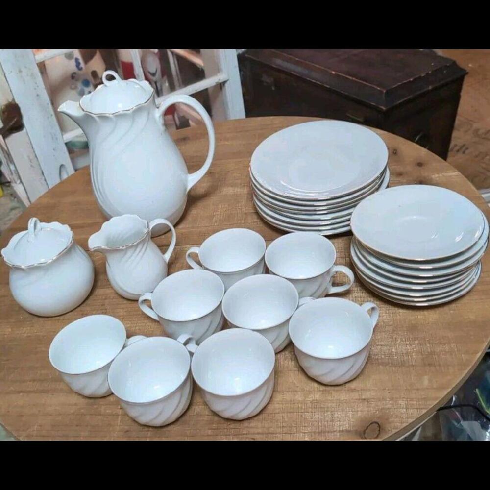 27 Piece Wawal China Tea/Coffee Set